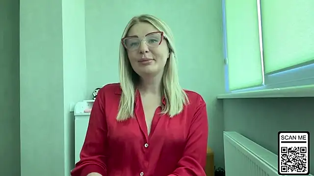 Snapshot of Blondie_xoxoxo chatting on 13, 7, 2026 Blondie xoxoxo online show from 13, 7, 2026