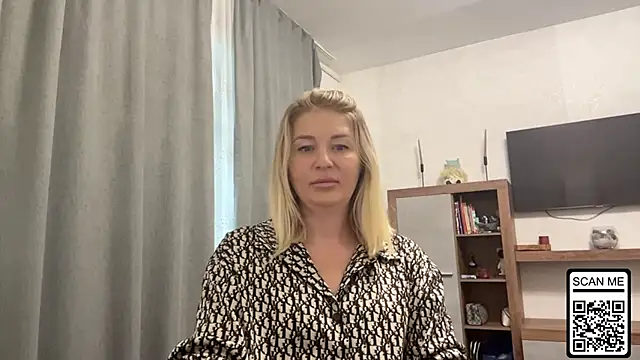 Snapshot of Blondie_xoxoxo chatting on 3, 10, 2025 Blondie xoxoxo online show from 3, 10, 2025