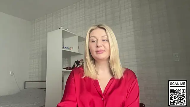 Snapshot of Blondie_xoxoxo chatting on 8, 2, 2026 Blondie xoxoxo online show from 8, 2, 2026