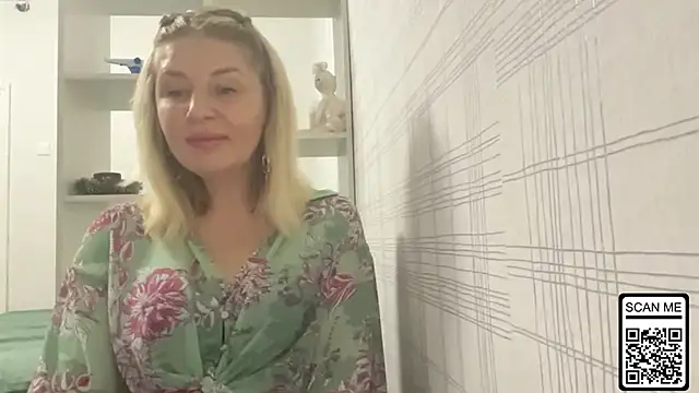 Snapshot of Blondie_xoxoxo chatting on 5, 11, 2025 Blondie xoxoxo online show from 5, 11, 2025