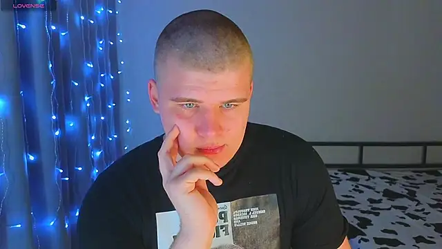 kittenmurr online show from 1, 12, 2025