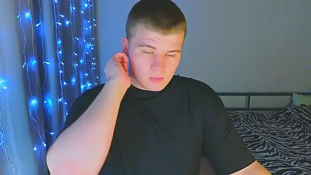 kittenmurr online show from 19, 12, 2025