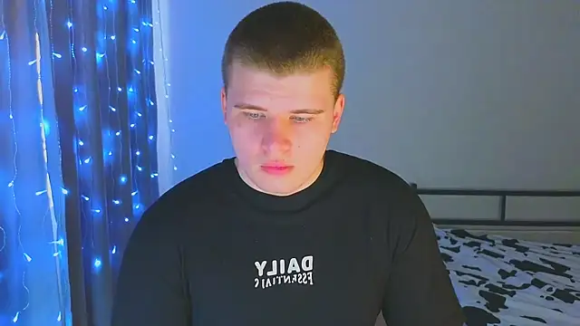 kittenmurr online show from 25, 11, 2025