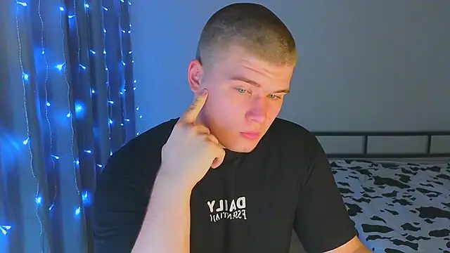 kittenmurr online show from 5, 12, 2025