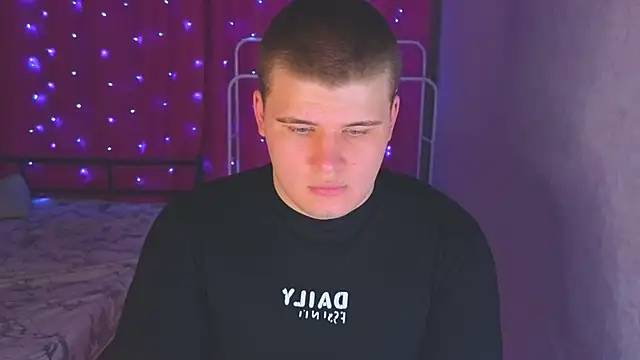 kittenmurr online show from 16, 4, 2026