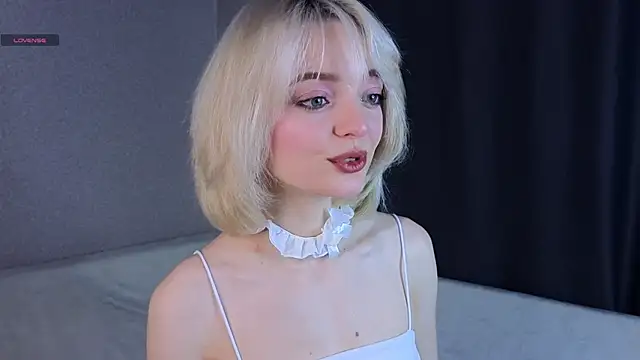 ShizukaBlanche online show from 3, 11, 2025