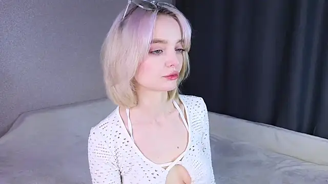 ShizukaBlanche online show from 11, 11, 2025