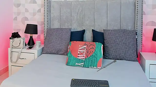 natasha moreno online show from 13, 9, 2025