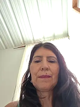 Snapshot of swity_foster chatting on 27, 4, 2026 swity foster online show from 27, 4, 2026