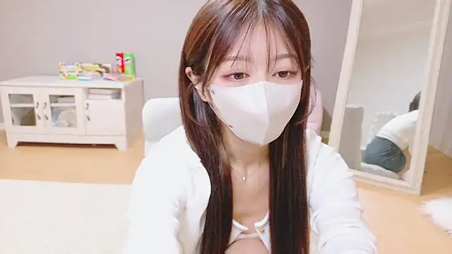 Snapshot of Yuna-ch chatting on 29, 10, 2025 Yuna-ch online show from 29, 10, 2025