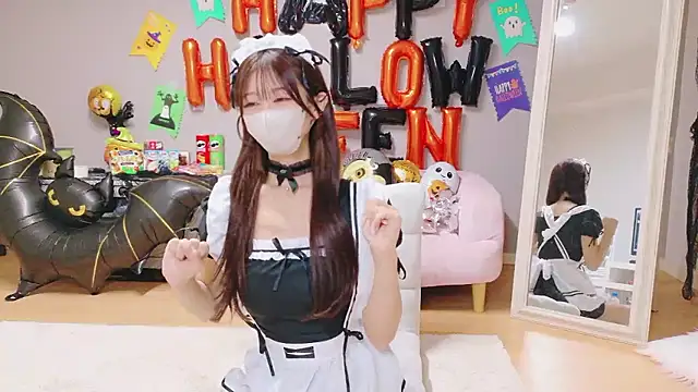 Snapshot of Yuna-ch chatting on 25, 10, 2025 Yuna-ch online show from 25, 10, 2025