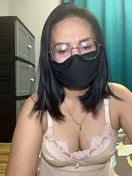 melyiaaa online show from 24, 4, 2026