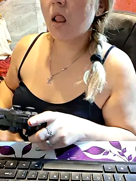 qSensi online show from 4, 12, 2025