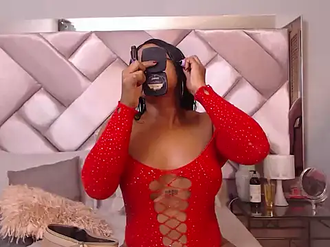 Ashleyroberst online show from 28, 10, 2025