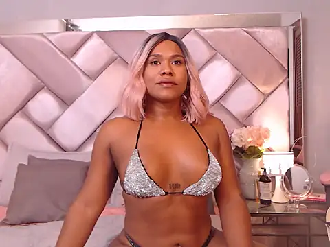 Ashleyroberst online show from 6, 11, 2025