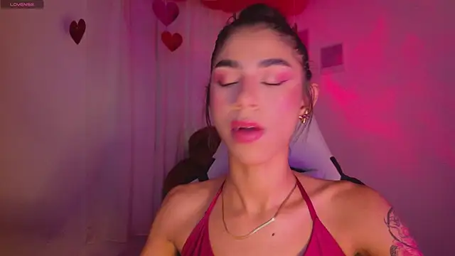 BrunetteAdams001 online show from 13, 2, 2026