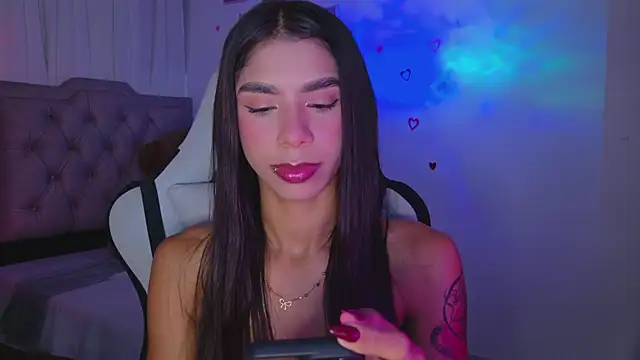 BrunetteAdams001 online show from 16, 5, 2026