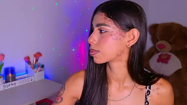 BrunetteAdams001 online show from 23, 10, 2025