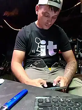 twistafatpipe online show from 18, 10, 2025