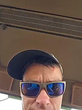 twistafatpipe online show from 17, 10, 2025