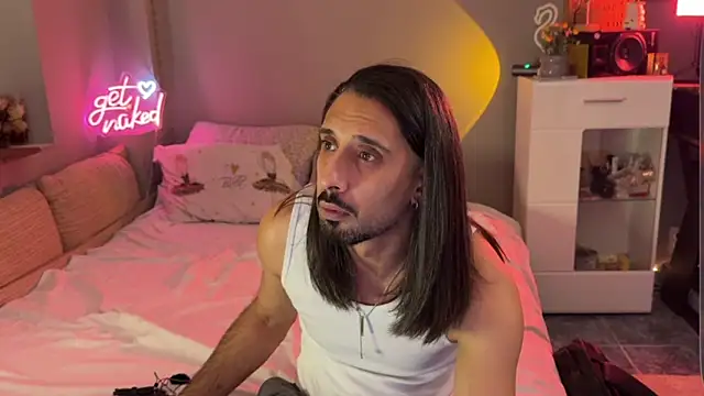 Snapshot of Secret_Lovers1 chatting on 13, 5, 2026 Secret Lovers1 online show from 13, 5, 2026