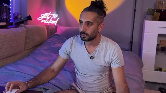 Snapshot of Secret_Lovers1 chatting on 10, 4, 2026 Secret Lovers1 online show from 10, 4, 2026