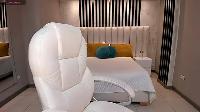 NovaSpencer online show from 22, 9, 2025