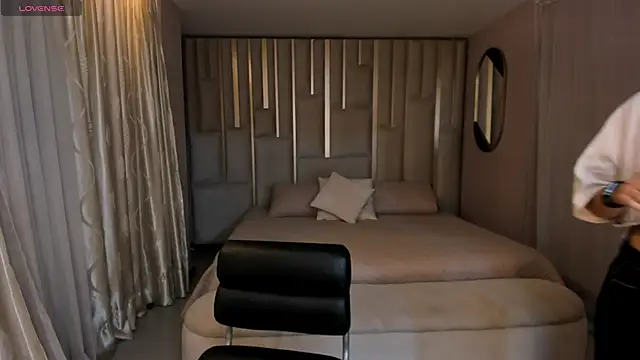 VeronicaBlue online show from 15, 10, 2025