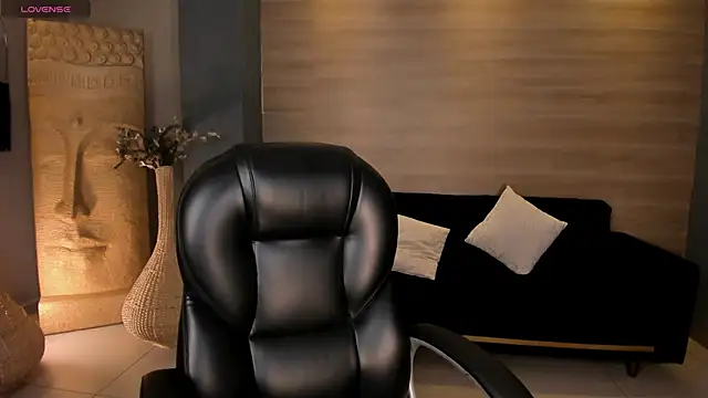 MaddisonTaylor1 online show from 1, 12, 2025