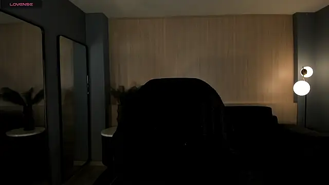 MilaColeman online show from 17, 10, 2025