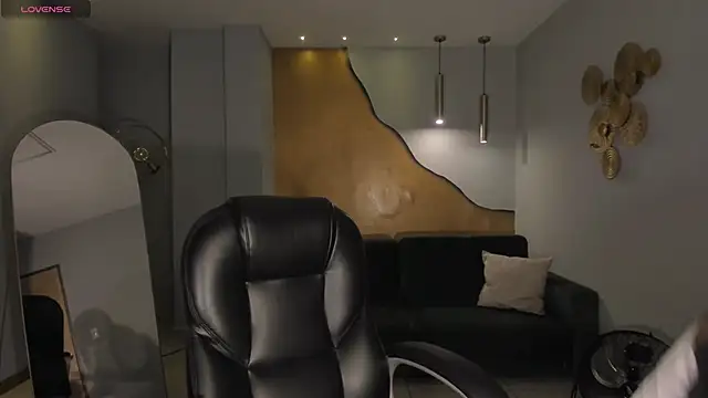 LizzCooper online show from 5, 11, 2025