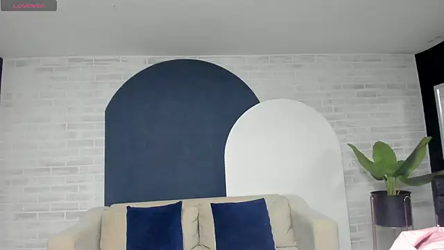 Snapshot of ScarlettBoss chatting on 6, 11, 2025 ScarlettBoss online show from 6, 11, 2025