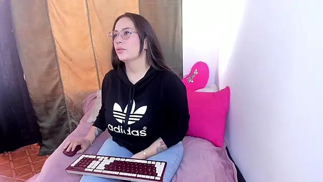 Ashley Monroe online show from 13, 4, 2026