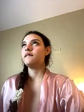 AriaHeavenss online show from 6, 10, 2025