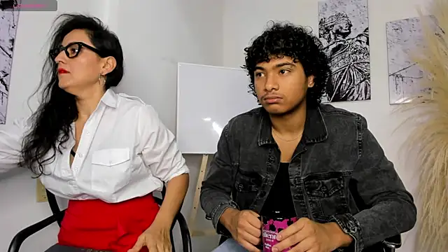 Snapshot of Miriam_milf chatting on 29, 10, 2025 Miriam milf online show from 29, 10, 2025