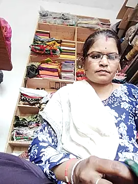 Snapshot of Bhavna_hot chatting on 10, 9, 2025 Bhavna hot online show from 10, 9, 2025