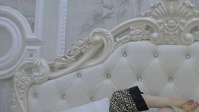 EllieFrosty  online show from 5, 2, 2026