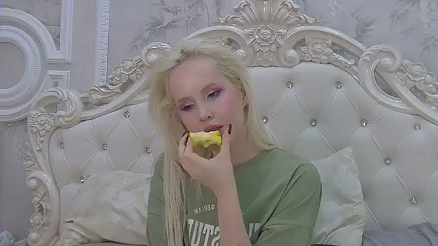 EllieFrosty  online show from 11, 1, 2026