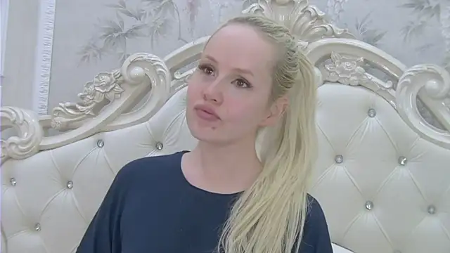 EllieFrosty  online show from 17, 3, 2026