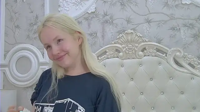 EllieFrosty  online show from 15, 5, 2026