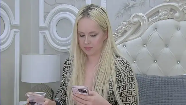 EllieFrosty  online show from 7, 4, 2026