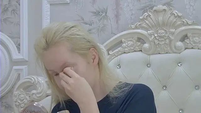 EllieFrosty  online show from 14, 5, 2026