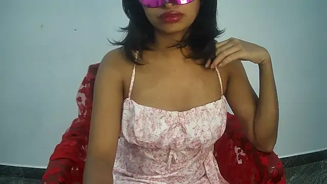 Minu Cam online show from 6, 3, 2026