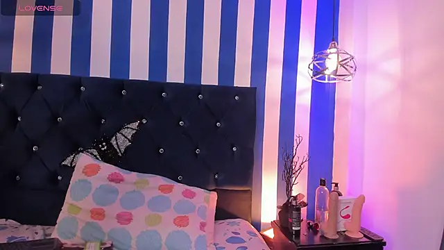 valeria rouse28 online show from 4, 11, 2025