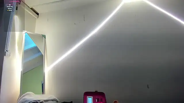 AtheneaArbelaez  online show from 15, 10, 2025