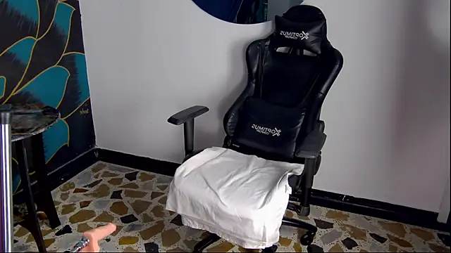 Maylu Fox online show from 3, 10, 2025