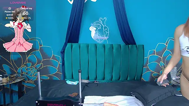 Maylu Fox online show from 16, 12, 2025