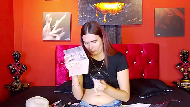 Maylu Fox online show from 12, 9, 2025