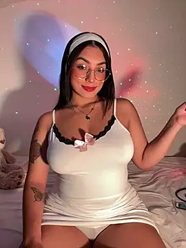 Linda Saenz  online show from 8, 7, 2026