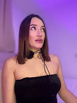 Bella-taylorr online show from 25, 5, 2026